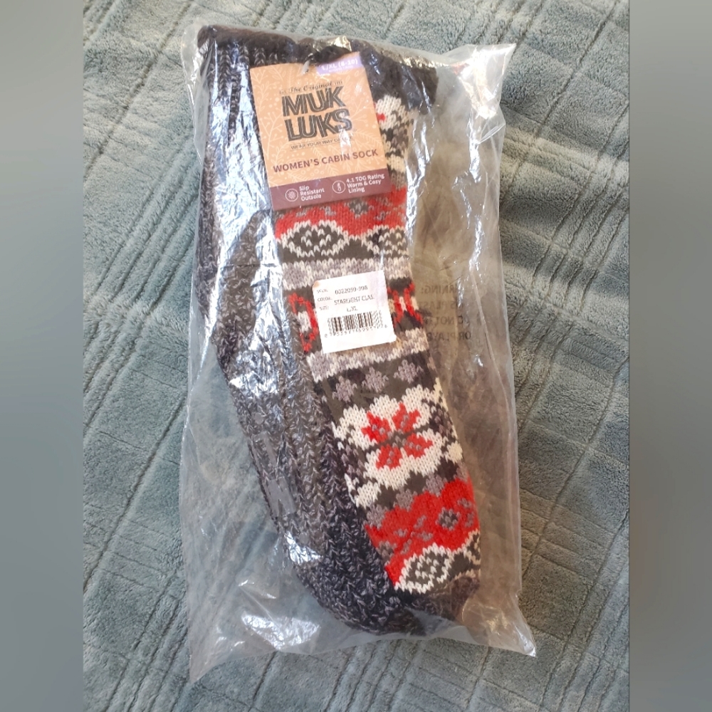 MUK LUKS Women's Cabin Sock, Large/XL, Red, Black, White, Grey